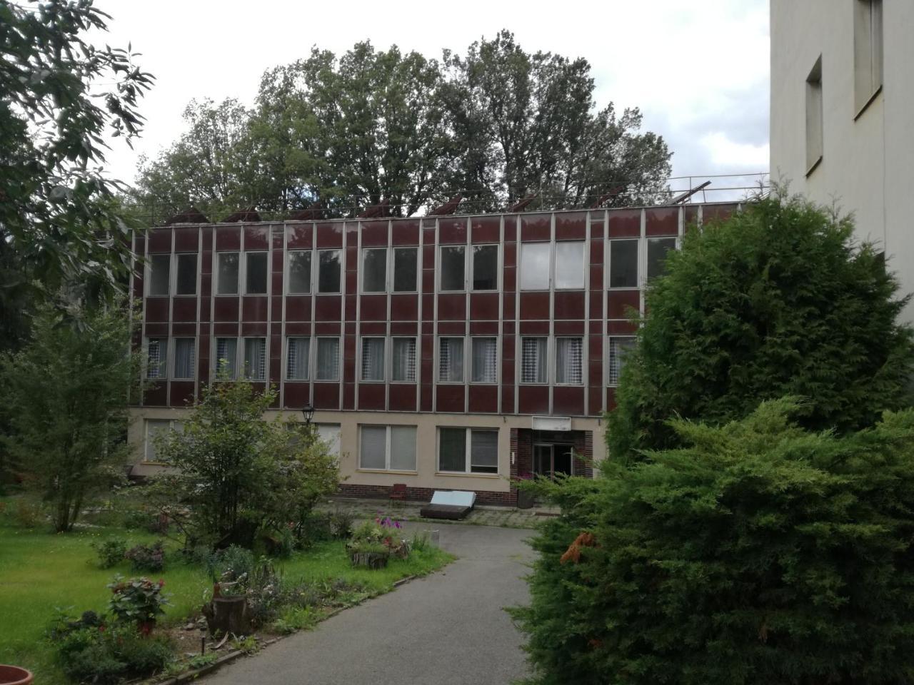 Hotel Hlaska Zlenice Εξωτερικό φωτογραφία